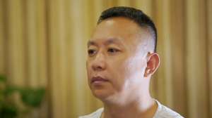 他曾是被观音抱过的孩子，而今